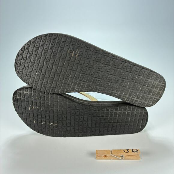 Sanuk Yoga Spree 4 Metallic Gold Flip Flops Casual Sandals 1092006 Womens Size 8 - Picture 9 of 9